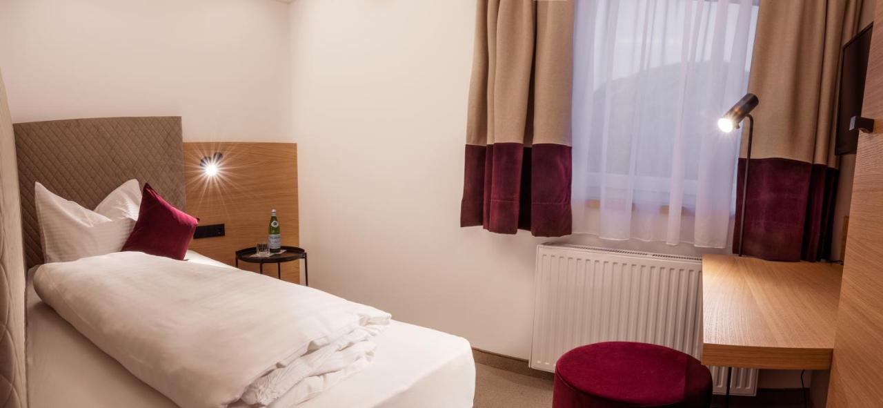 Hotel Hennersberg Wörgl Екстериор снимка